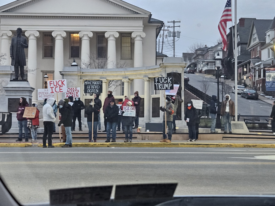 Ice_protest_closeup.jpg