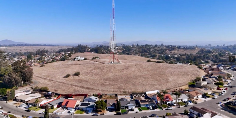 Radio_Towers_2.JPG